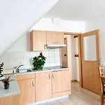 Apartmaji Pri Ticelnu