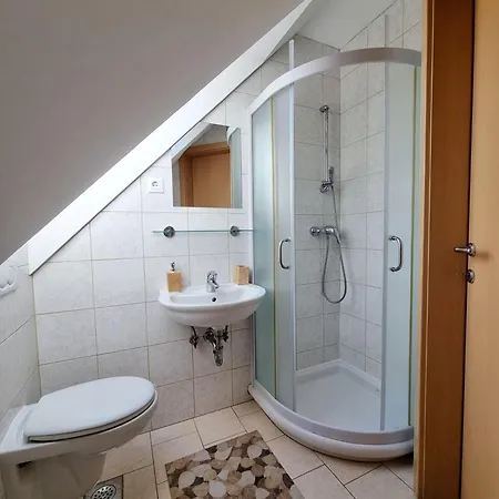 Apartmaji Pri Ticelnu *