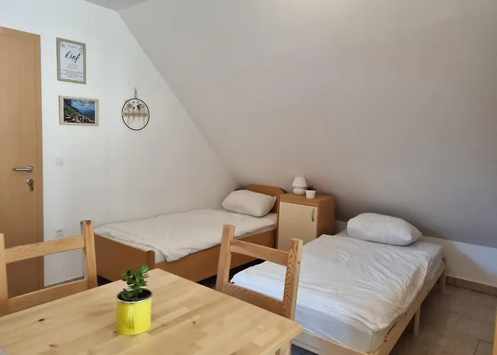 Apartmaji Pri Ticelnu דירה *